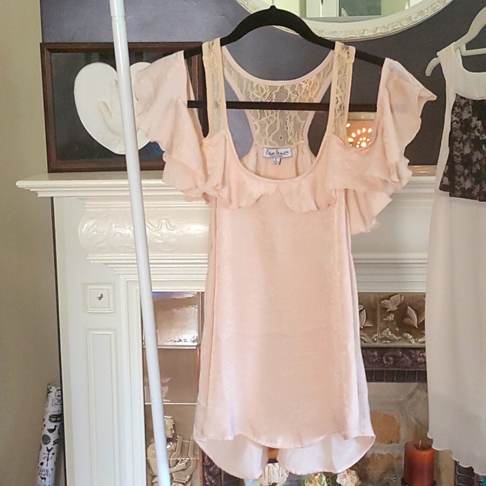 Cold shoulder  tank